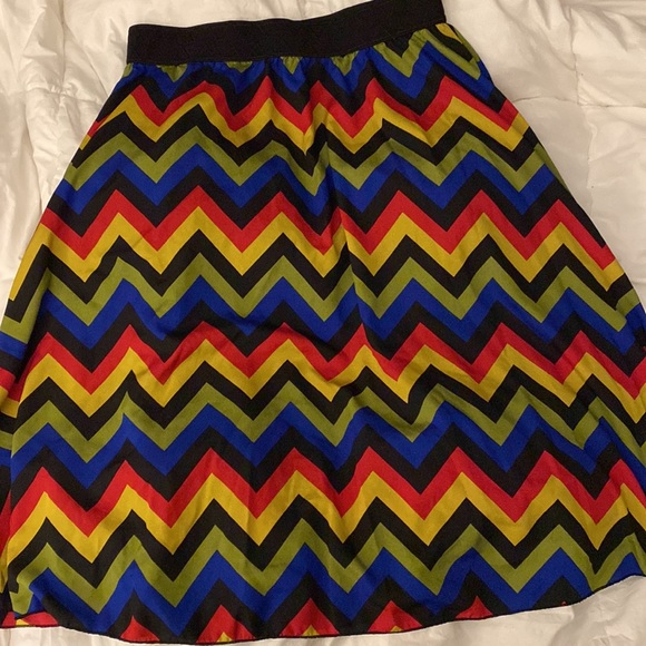 LuLaRoe Skirt. A-Line Multicolor Chevron Print - Picture 2 of 3